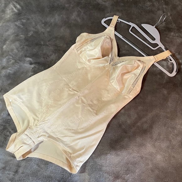 Vintage Playtex Body Suit Girdle with snap crotch. - Picture 1 of 6